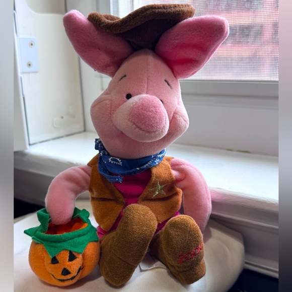🐷🎃 Vintage Disney Cowboy Piglet Plush – Halloween 2000 Edition (8”) 🤠✨ - Picture 3 of 15